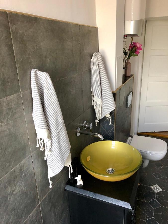 Bohemian Apartment In The Heart Of Old Ventspils City 外观 照片